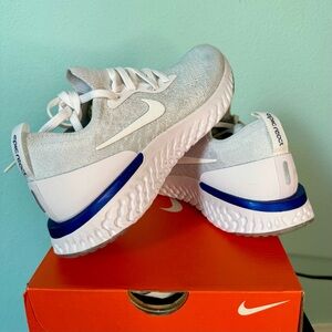 Nike Women’s Epic React Flyknit Sneaker -NWT